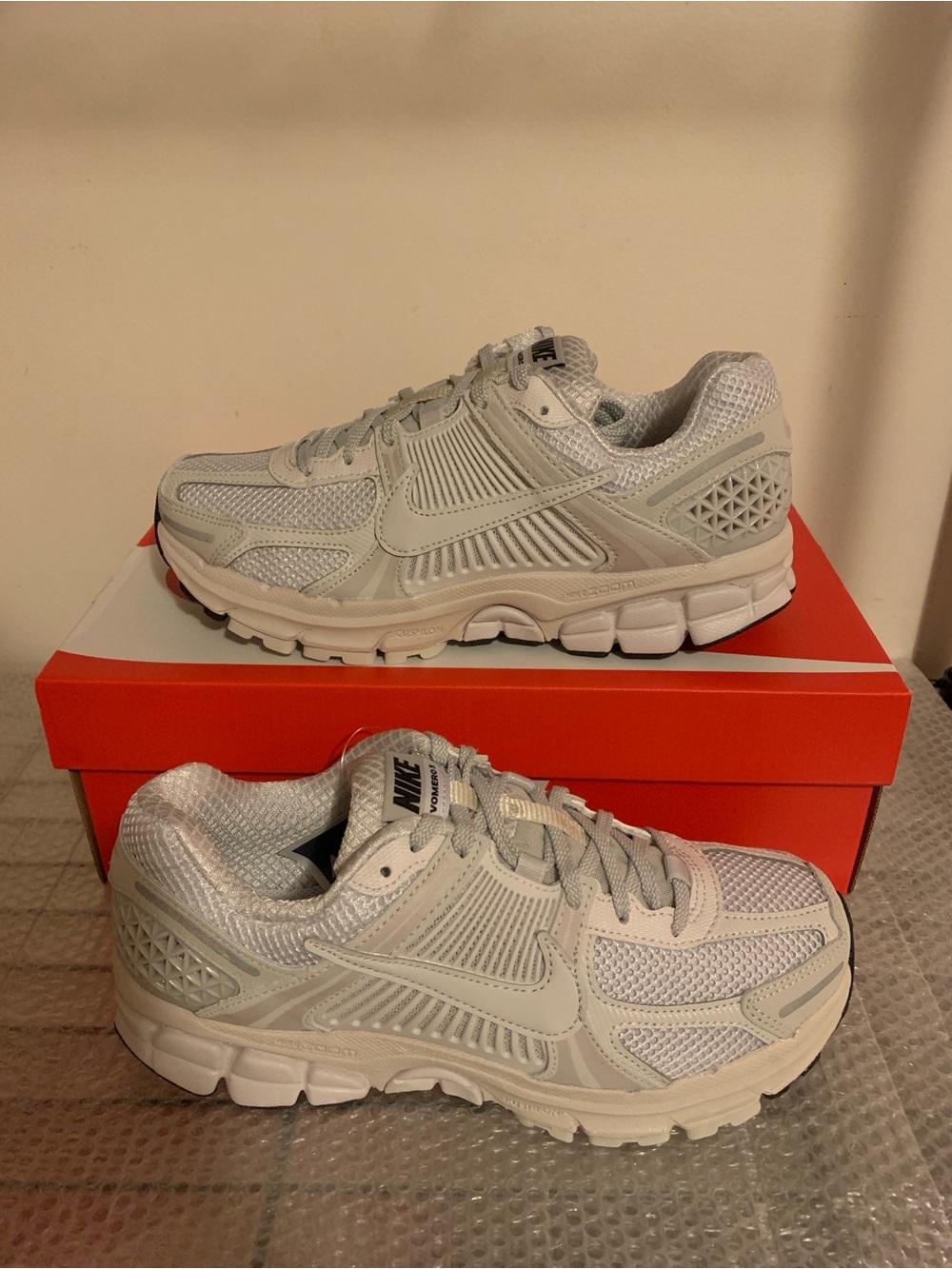 Nike Women's Air Zoom Vomero 5 White Vast Grey FQ7079-100 - Women’s Size 8